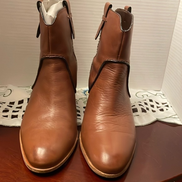 Bass Shoes - BASS Leather SOPHIA Western Ankle Boots Color Whiskey 10M